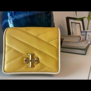 Gorgeous Fall Wallet Tory Burch